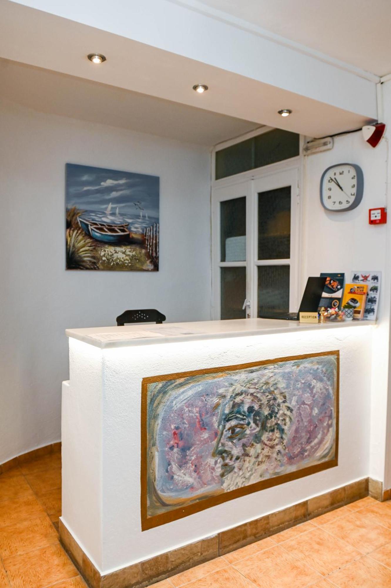 Narkissos Hotel Kamári Eksteriør bilde