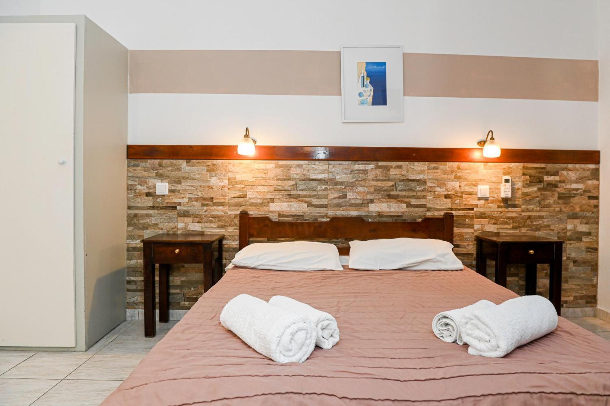 Narkissos Hotel Kamári Eksteriør bilde