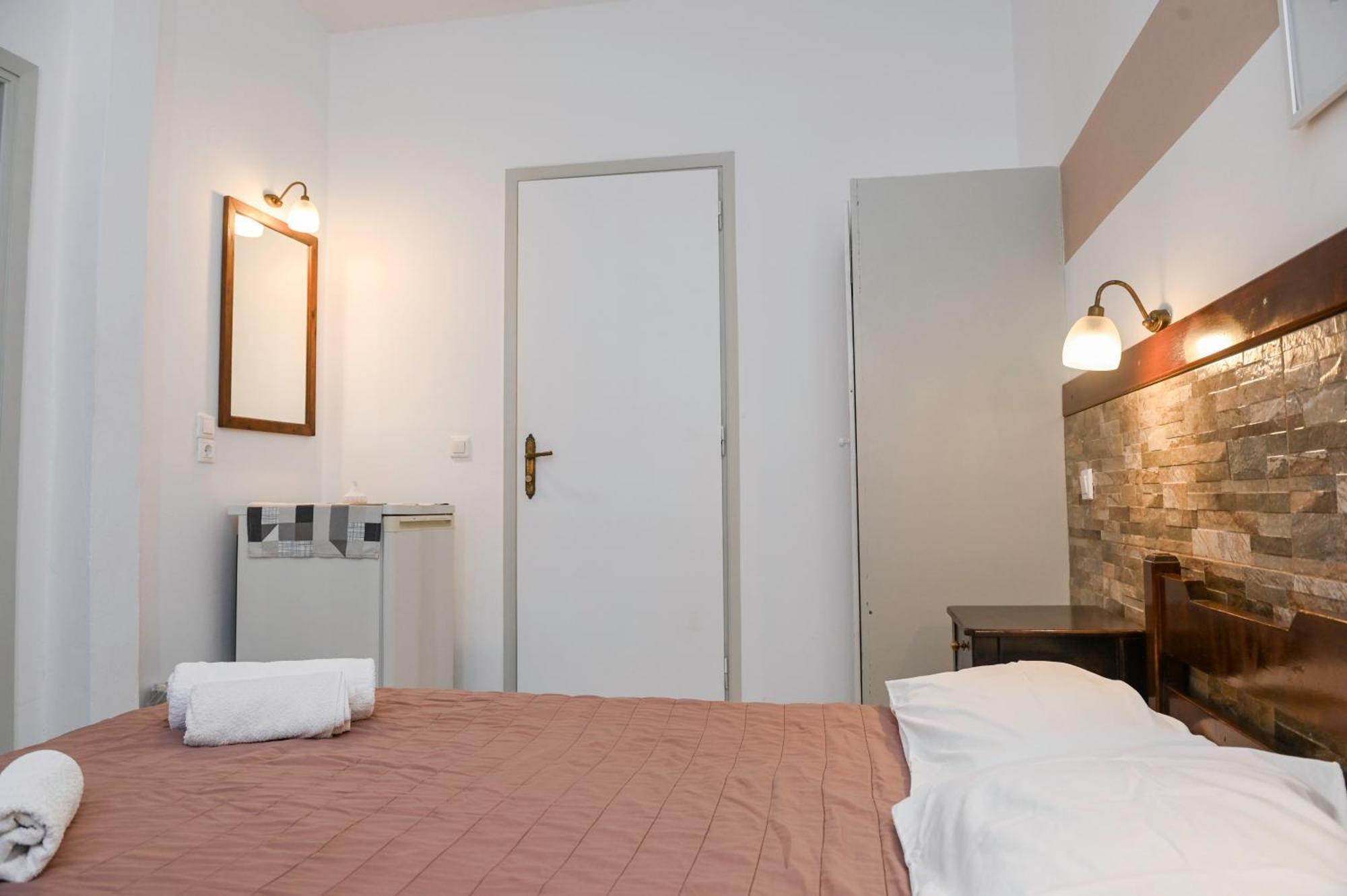 Narkissos Hotel Kamári Eksteriør bilde